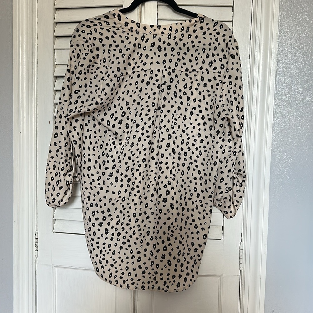 Women’s Blouse - Picture 2 of 3